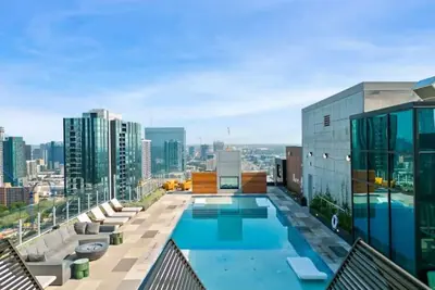 Image de New! 1br Scenic Retreat w/ Rooftop pool |Rainey St