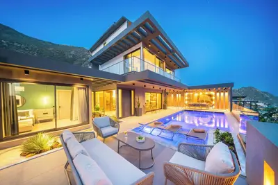 Image de Exquisite Villa for 8 With Sauna Pool Table &turkish Bath. 15 Mins Walk to Centre