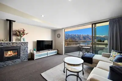 Image de Manaaki Alpine Retreat Central Cbd ~ Spa ~ Garage