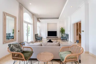 Image de Sezavi Holiday Homes. Spacious villa with modern renovations