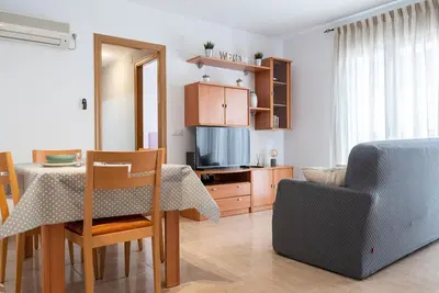 Image de Appartement 2 chambres Ă 80m de la plage avec WiFi et climatisation