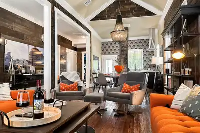 Magnolia Oasis Just 295 steps to Magnolia Market & Silos and 3 minutes to Baylor University!