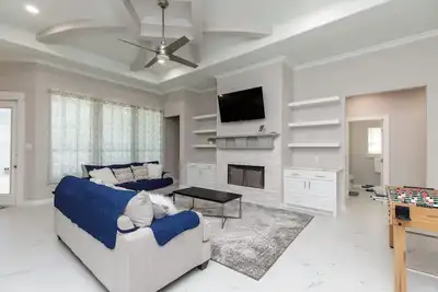 Image de Coastal Paradise Awaits! New 5BRHome-12 Min to Beach-Pet-Friendly 500 Mbps WiFi!