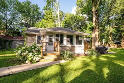 Image de (2026 Open! ) 3 Nt Min! Union Pier Cottage Close To Beach & Downtown!