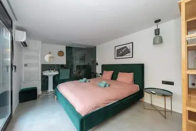 Image de Townhouse: 4 Rooms, private rooftop next to Fira