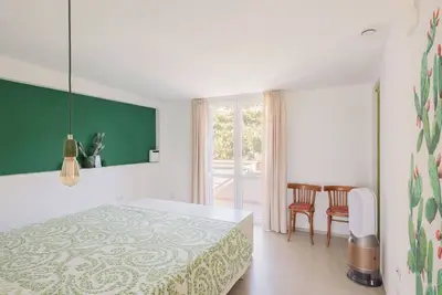 Image de CasaSol: magnificent property a stone's throw from the sea for healthy \"sol-searching\"