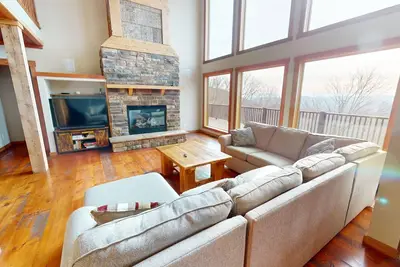 Image de West Ridge #62 - Loggers Rest - Luxury Mountain Living at it's Best! by RedAwning