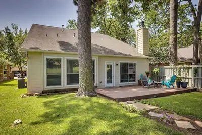 Image de Pet-Friendly Montgomery Retreat w/ Community Pool!