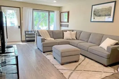 Image de Spacious Home Away From Home!