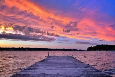 Image de Cozy Cottage by Lake Simcoe | Private Dock & Kayaks Included