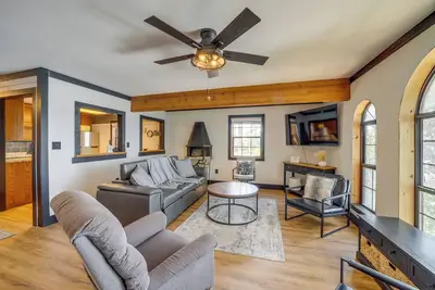 Image de Private Hot Tub & Dock: Lakefront Grove Retreat!