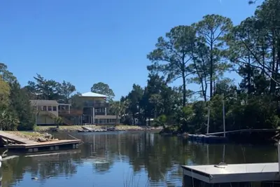 Image de Cedar Island! Perfect spot, 20'x40' pole barn to park your camper and have Fun