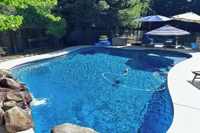 Image de Relaxing Pool, Close to Bidwell Park, Spacious Home, Family Friendly