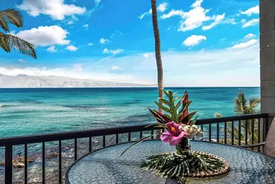 Image de Private, spacious lanai with oceanfront views