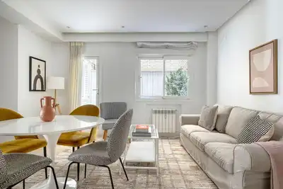 Image de Sunny Malasaña 3br w/ Doorman, nr Shopping, by Blueground