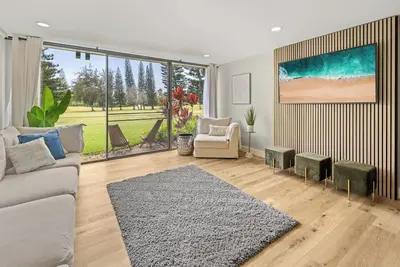 Image de 4 bedroom Condo sleeps 10, Private Hot Tub, Lanai, Golf Course Sunset View