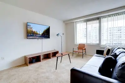 Image de Gym & Prime Location | Crystal City Apt