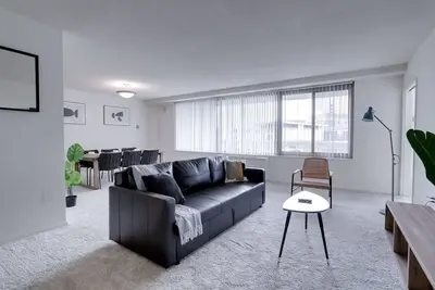 Image de Steps from Metro & Pentagon City Mall