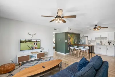 Image de Unit 2, 66th Pl, Amani Quadruplex Home