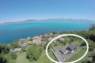 Villa vue panoramique lac à 5 min du lac (spa seulement disponible l’été)