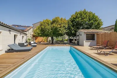 Image de Villa 'Piscine Balnéo Saint Emilion' avec piscine privée, Wi-Fi et climatisation