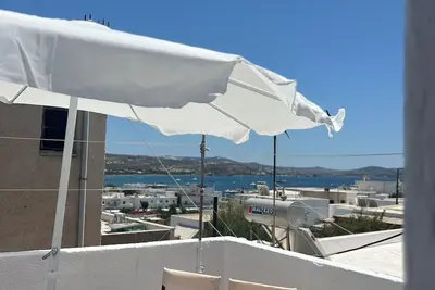 Image de Appartement \"Nikos Family Milos\" avec vue sur la mer, Wi-Fi et climatisation