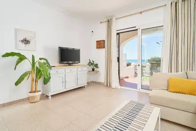 Image de Appartement 'Frontline Vacation Home A86' avec vue sur la mer, piscine partagée et Wi-Fi