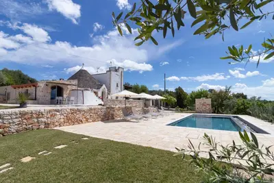 Image de Villa 'Trulli Tower' avec piscine, jardin, terrasse et Wi-Fi