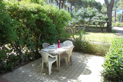 Image de Studio cabine rénové pour 4 pers. avec terrasse, piscine et tennis, à 250m de la plage