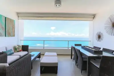 Lux Beach Condo | Panoramic View and Fast Wifi