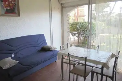 Image de Studio cabine 4 pers avec piscine, tennis et parking à 250m de la plage