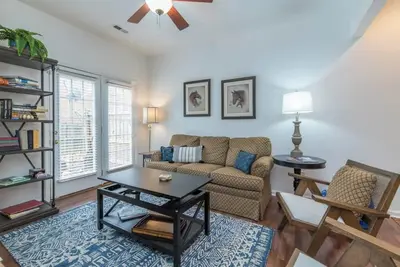 Image de This townhouse is a 4 bedroom(s), 3 bathrooms, located in Lexington, Ky.