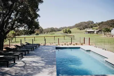 Image de Moraea Farm, Berry - by Linnaeus Collection