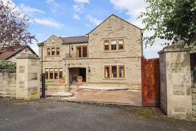 Image de Glen House, pet friendly, with hot tub in Eldwick