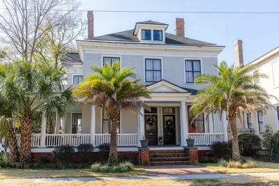 Image de Groovy Attic Apt in Starland District