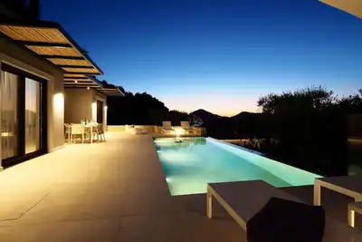 Image de Uranos - Deux Chambres Villa, Couchages 4