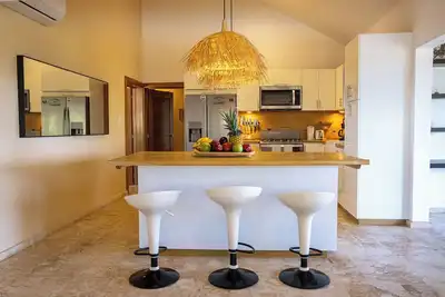 Image de ✨ Lux 4-Bed Villa w/ Private Pool + Outdoor Bar + Gated Property ✨