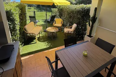 Image de Charmant 2 Pièces climatisé avec jardinet fermé « Le Pamakior »