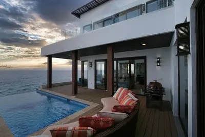Image de Eagle Ray - a luxurious waterfront villa.