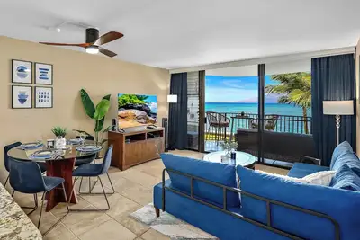 Image de Stylish Oceanfront 1br at Kahana Reef 216 with Spectacular Views & Beach Access
