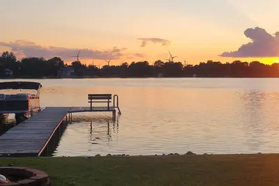 Image de Relaxing lakeside cottage just 20 minutes from Road America & Fond du Lac.