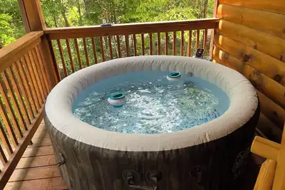 Image de Carolina is calling. \nLocated at the base of the Smokey mountains.