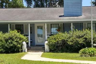 Image de Enjoy Southern Hospitality in Kingland Georgia, Bring Pets, Plenty Parking