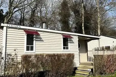 Mobil-Home 27m² Confort  (2ch-4pers) avec terrasse semi-couverte  + Tv 4 personnes