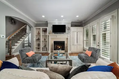 Image de Spacious 3 lvl DallasTownhouse close to Uptown, Downtown, Highland Park, Smu