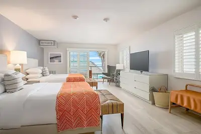 Image de Enjoy a Hassle-free Stay! Beachfront Property, Near California Surf Museum