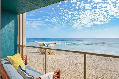 Image de Better Choice for your Vacation! Beachfront Property, Pool, Free Breakfast!