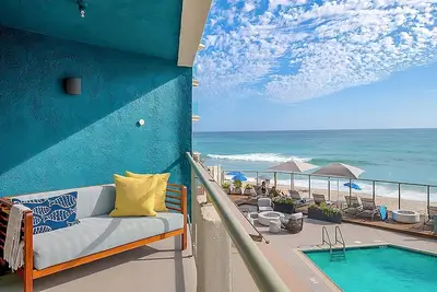 Image de Short Distance From The Well Known Sites! Outdoor Pool, Free Petit Breakfast!