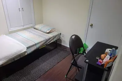 Image de Cozy Living in Basement Room on a Budget\n
