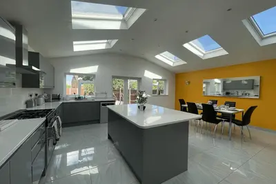 Image de Luxurious Kitchen Lrg Bedrooms Holiday FreeParking